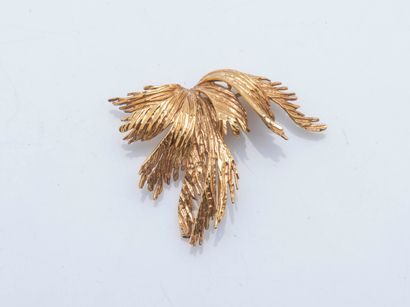 CHAUMET Paris
Textured 18k yellow gold (750...