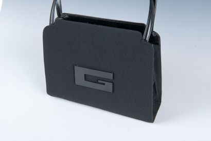 GUCCI - Tom FORD circa 1990
Square G handbag...