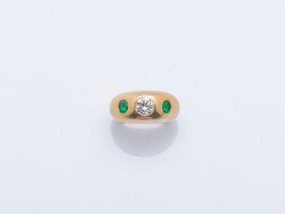 CHAUMET Paris.
18K (750 ‰) yellow gold bombe...