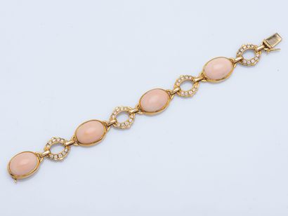 TRIO
Gourmette bracelet, the oval links in...