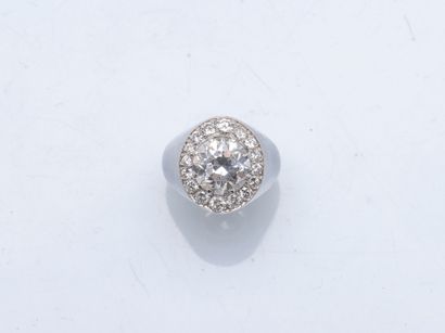 GUBELIN
Chevalière-shaped ring in 18K (750...