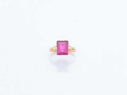 Ring in 18K yellow gold (750 ‰) set with...