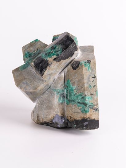 Emeraude, Brésil. 
Dim. : 13 x 13 cm