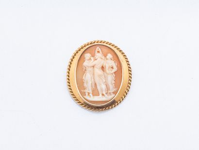 18K (750 thousandths) yellow gold pendant...
