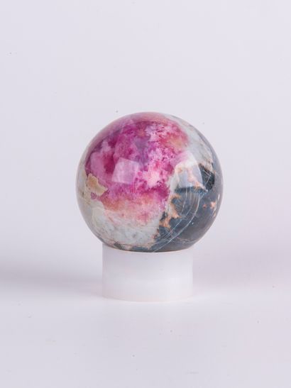 Sugilite, Afrique du sud.
Dia. : 5,3 cm