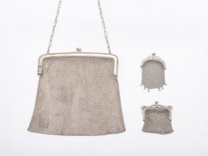 Lot comprising an evening bag and two silver...