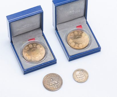 MONNAIE DE PARIS
Two brass medals, on the...