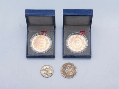 MONNAIE DE PARIS
Two brass medals, on the...