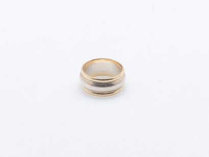 Bague de petit doigt en or jaune 18 carats...