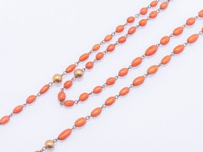 Sautoir adorned with coral pearls (corallium...
