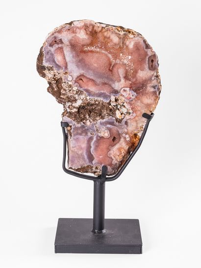 Agate socle, Brésil. 
Dim. : 23 x 32 cm