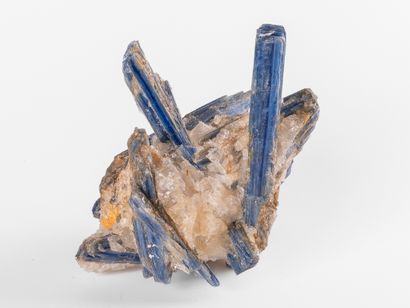 Disthène, Brésil. 
Dim. : 16 x 17 cm