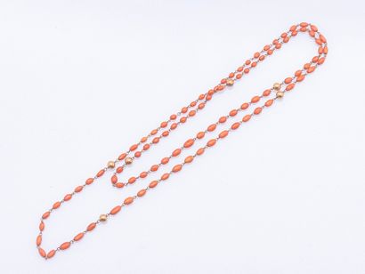 Sautoir adorned with coral pearls (corallium...