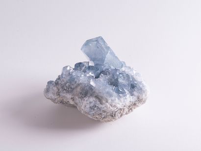 Célestite, Madagascar. 
Dim. : 11 x 13 c...
