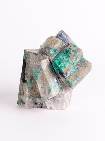 Emeraude, Brésil. 
Dim. : 13 x 13 cm