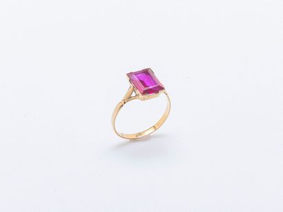 Ring in 18K yellow gold (750 ‰) set with...