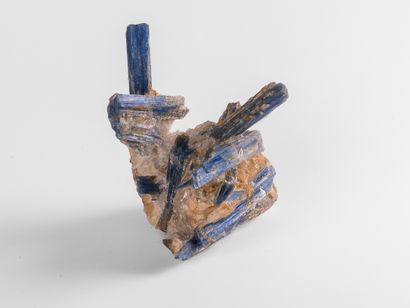 Disthène, Brésil. 
Dim. : 16 x 17 cm