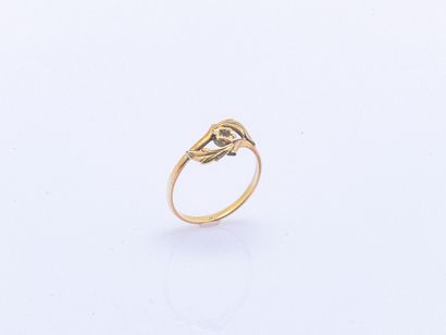 Ring in 18k yellow gold (750 ‰) depicting...