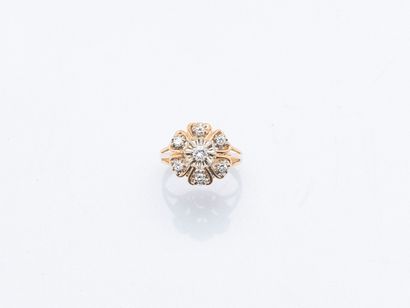 18K (750 thousandths) yellow gold flower...