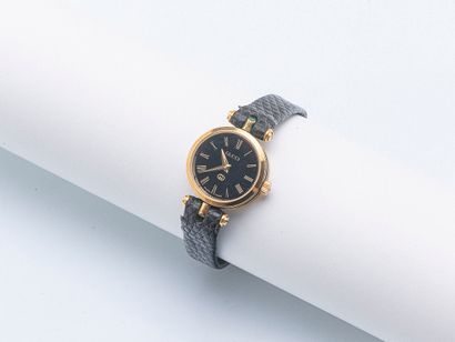 GUCCI
Ladies' watch, round case in gilded...