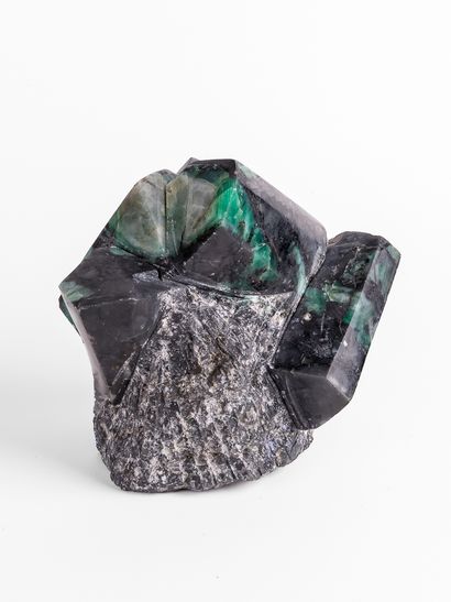 Emeraude, Brésil. 
Dim. : 15 x 15 cm