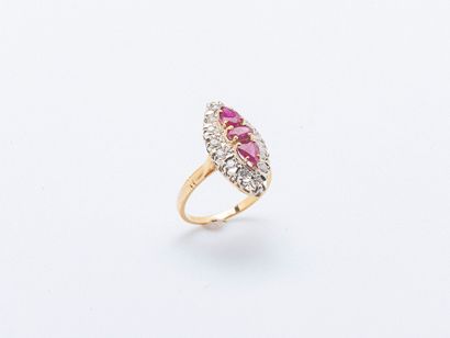 18K yellow gold (750 ‰) navette ring set...