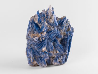 Disthène, Brésil. 
Dim. : 16 x 19 cm