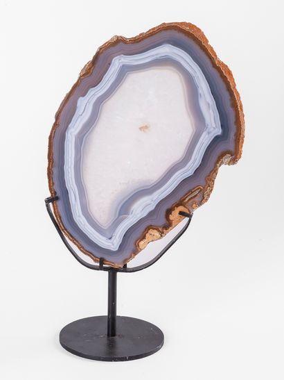 Tranche d'agate socle. 
Dim. : 19 x 25 c...