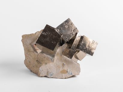 Pyrite, Navajun, Espagne. 
Dim. : 16 x 11...