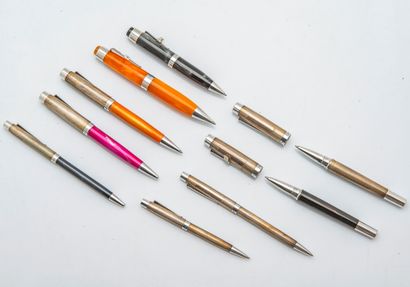 LALEX
Set of nine pens including two silver...