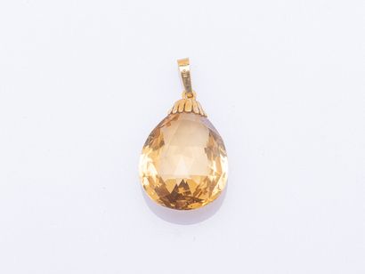 18K yellow gold pendant (750 ‰) holding a...
