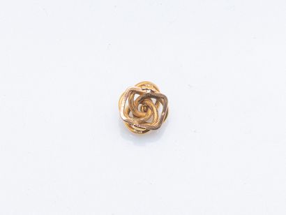 Suit button in 18K yellow gold (750 ‰) with...