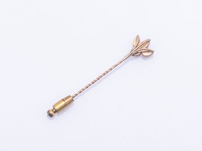 9K rose gold tie pin (375 ‰) set with four...