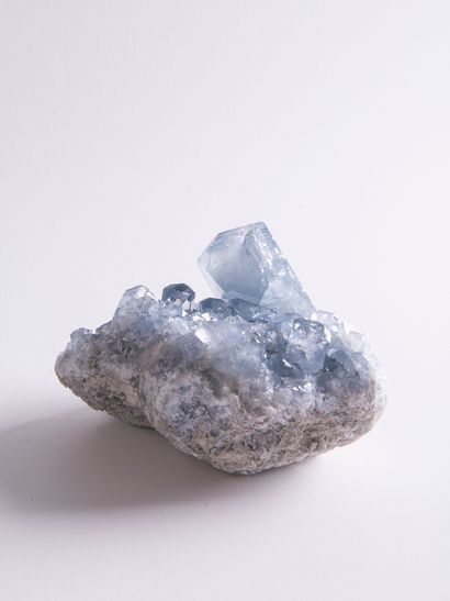 Célestite, Madagascar. 
Dim. : 11 x 13 c...