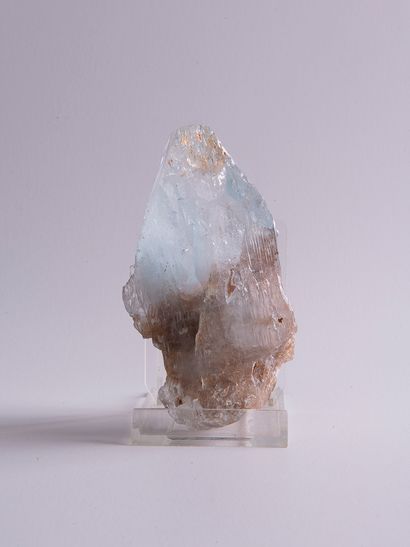 Topaze bleue, Minas Gerais, Brésil. 
Dim....