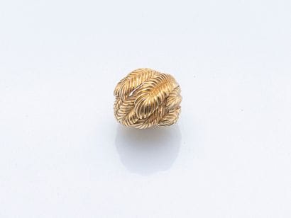 Bague dessinant un buisson de palmes en or...
