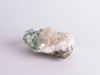 Apophyllite, Poonah, Inde. 
Dim. : 10 x 13...