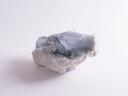 Célestite, Madagascar. 
Dim. : 11 x 15 c...
