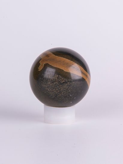 Sphère de Dunite, Espagne. 
Dia. : 6,5 c...