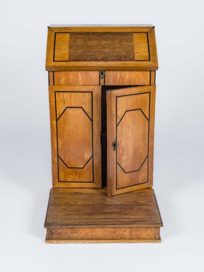 Prie Dieu (Prayer to God) in inlaid veneer...