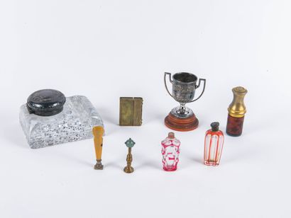 Lot including: 
Cut crystal and silver-plated...
