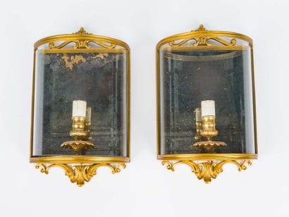 Suite of 4 half-moon sconces in curved glass...