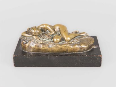 D'après James PRADIER (1790-1852)
Femme endormie,...
