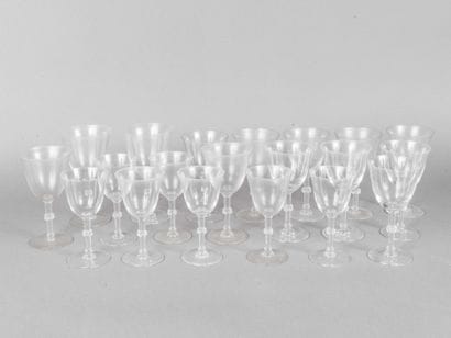 LALIQUE France 
Lot de verres en cristal...