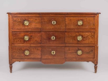Mahogany and mahogany veneer chest of drawers...