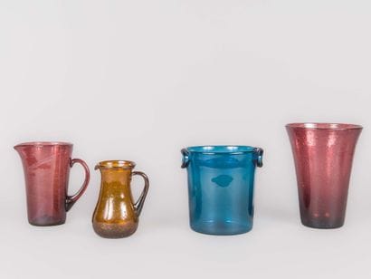 Lot en verre bullé comprenant un seau à bouteille,...