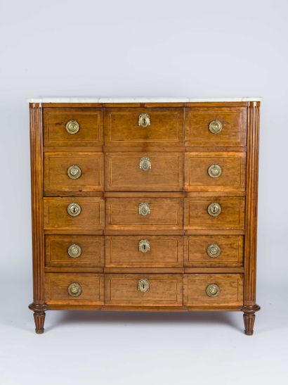 Veneered desk opening with an abttant and...