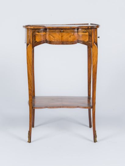 Small writing table in veneered wood with...