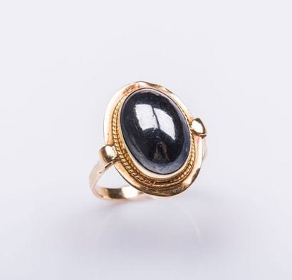 Bague en or jaune 14 carats (585 millièmes)...
