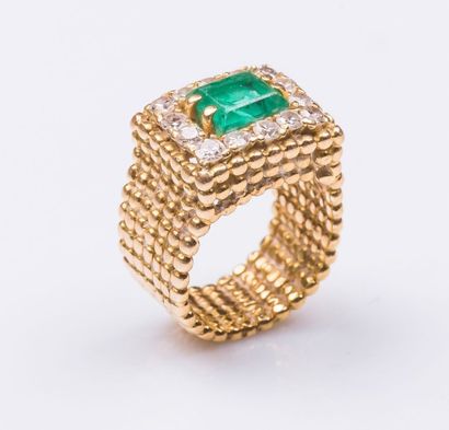 Bague de forme chevalière en or jaune 18...